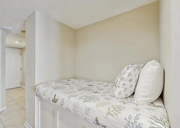 Royal Palms #1006 Apartment